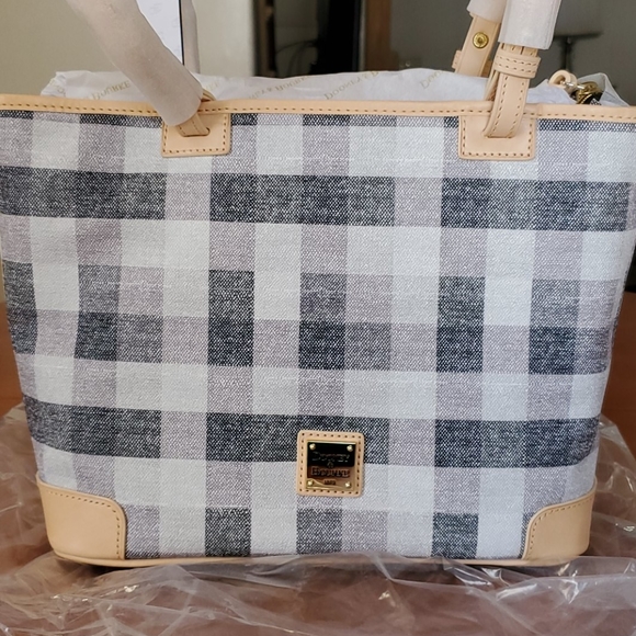 Dooney & Bourke Handbags - Dooney & Bourke Black Small Leisure Shopper.